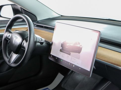 Used 2022 Tesla Model 3 Performance image 23