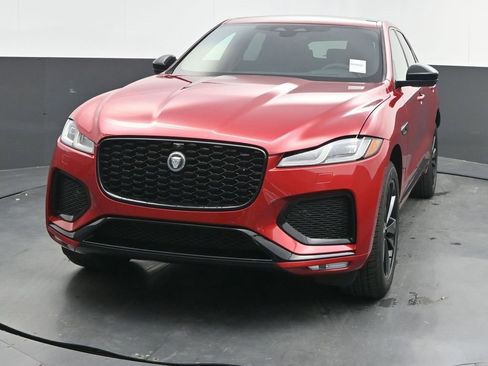 New 2026 Jaguar F-PACE R-Dynamic S image 2
