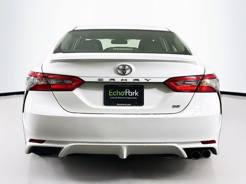 Used 2018 Toyota Camry SE image 7