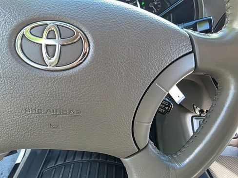 Used 2005 Toyota Sequoia SR5 AWD/4WD image 34