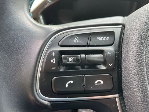 Used 2020 Kia Niro Touring image 12