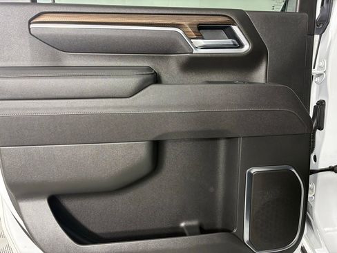 Used 2025 Chevrolet Silverado 2500 LT image 24