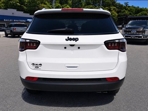 Used 2019 Jeep Compass Latitude AWD/4WD image 7