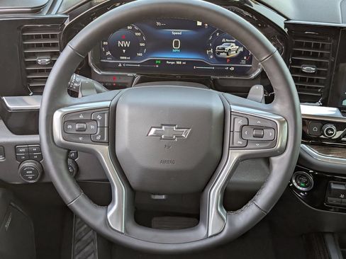 Used 2025 Chevrolet Silverado 1500 LT Trail Boss w/ Convenience Package II AWD/4WD image 11