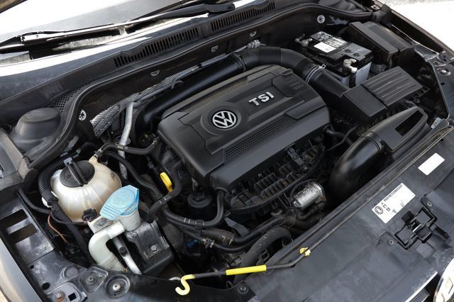 Used 2017 Volkswagen Jetta GLI FWD image 49