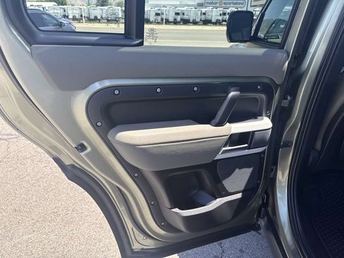 Used 2022 Land Rover Defender 110 S AWD/4WD image 12