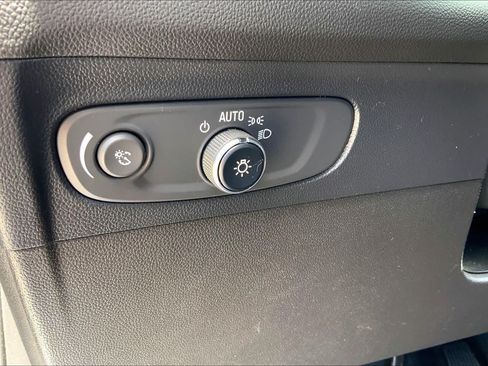 Used 2022 Buick Envision Preferred FWD image 33
