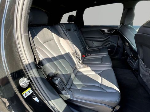 Used 2025 Audi Q7 3.0T Premium Plus image 26