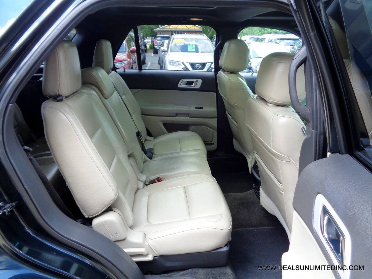 Used 2014 Ford Explorer XLT w/ Equipment Group 202A AWD/4WD image 25