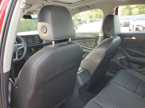 Certified 2024 Volkswagen Jetta SE w/ Panoramic Sunroof Package FWD image 16