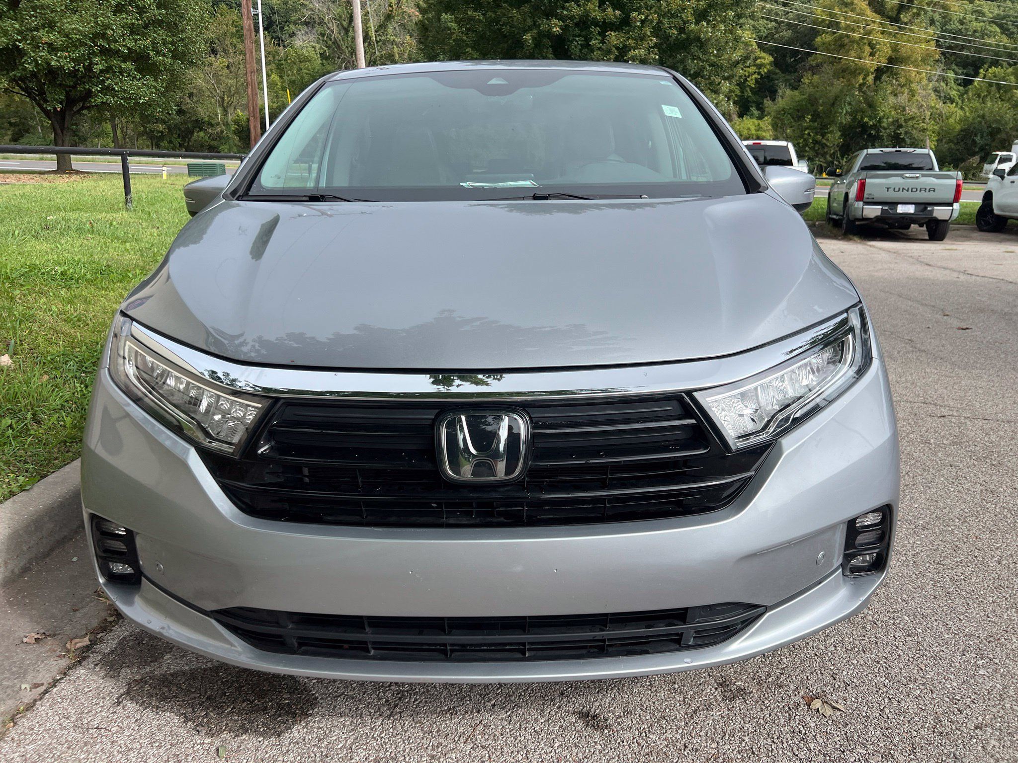 Used 2023 Honda Odyssey Touring image 2