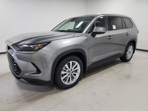 New 2026 Toyota Grand Highlander Platinum image 3