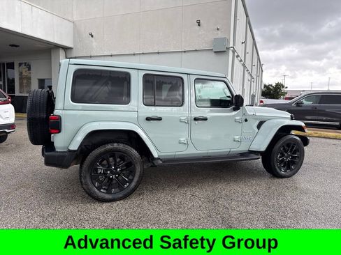 Used 2023 Jeep Wrangler Unlimited Sahara w/ Cold Weather Group AWD/4WD image 9