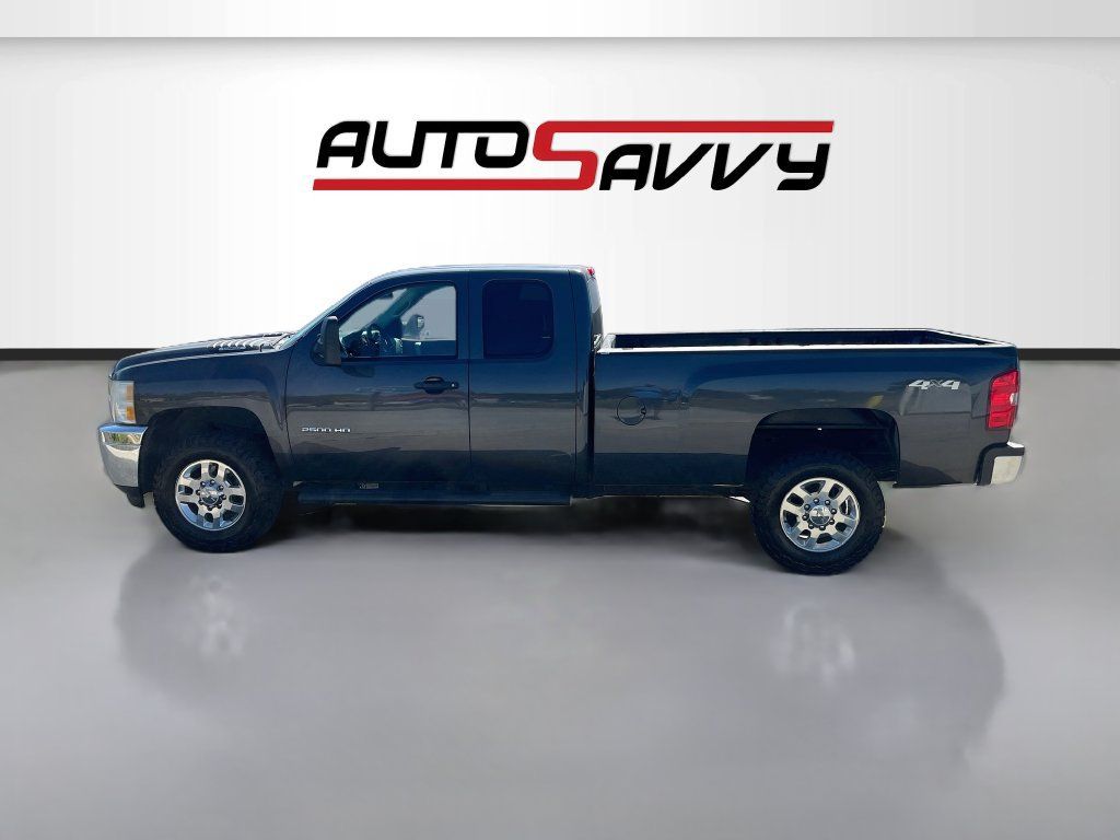 Used 2011 Chevrolet Silverado 2500 W/T AWD/4WD image 4