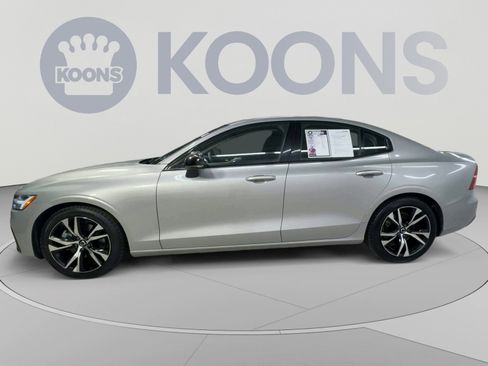 Used 2024 Volvo S60 B5 Core FWD image 7