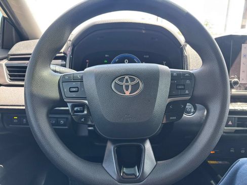 Used 2025 Toyota Camry LE FWD image 27