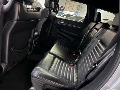 Used 2018 Jeep Grand Cherokee Limited image 16