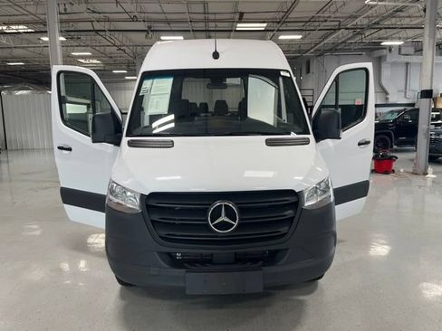 Used 2024 Mercedes-Benz Sprinter 2500 image 24