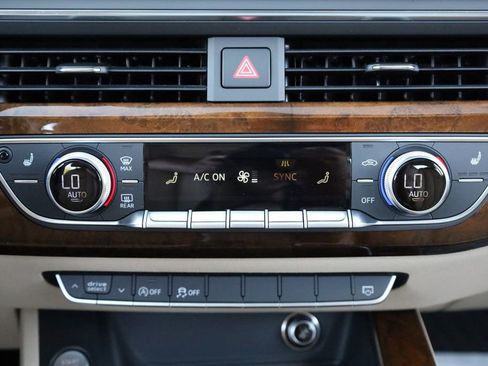 Used 2017 Audi A4 2.0T Premium image 41