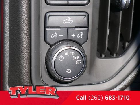 Used 2021 Chevrolet Silverado 1500 Custom AWD/4WD image 24