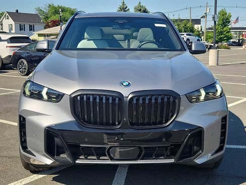 Used 2026 BMW X5 xDrive50e w/ M Sport Package AWD/4WD image 2