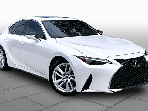 Used 2024 Lexus IS 300 w/ Comfort Package RWD image 3