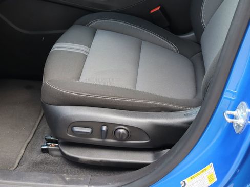Used 2025 Chevrolet Blazer LT FWD image 13