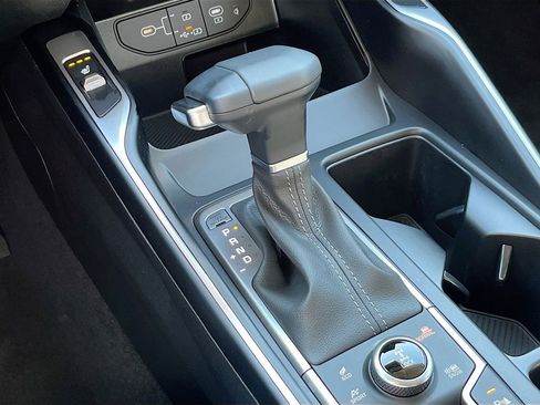 Certified 2025 Kia Sorento S AWD/4WD image 17