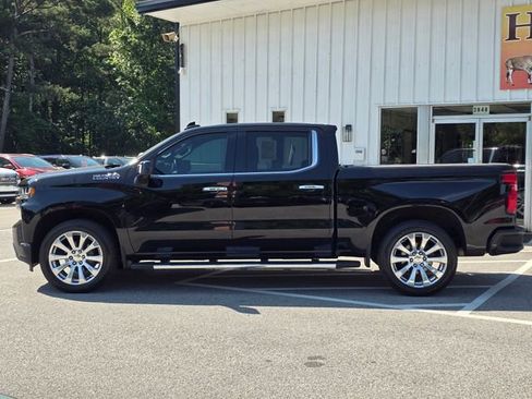 Used 2021 Chevrolet Silverado 1500 High Country w/ Technology Package AWD/4WD image 2