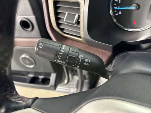 Used 2022 Ford Expedition Max Limited image 15