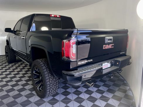 Used 2018 GMC Sierra 1500 Denali w/ Denali Ultimate Package AWD/4WD image 3