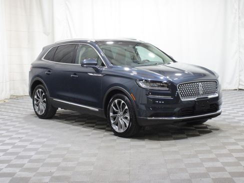 Used 2022 Lincoln Nautilus Reserve image 1