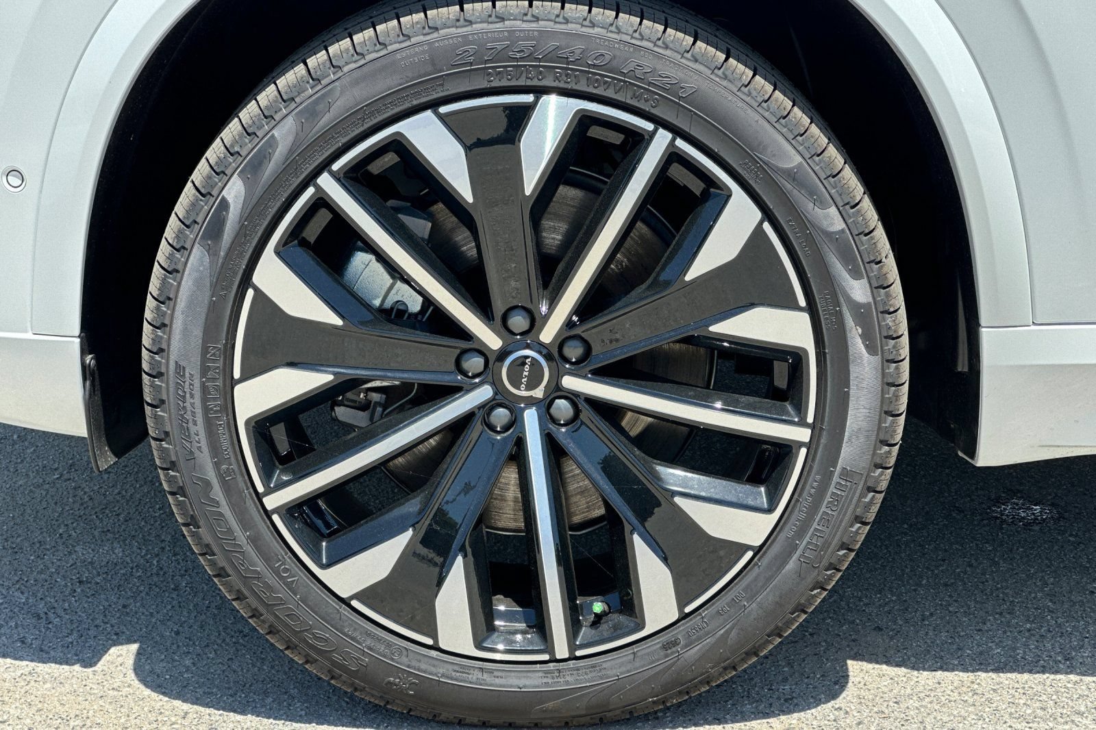 New 2026 Volvo XC90 T8 Plus w/ Protection Package Premier AWD/4WD image 27