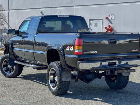 Used 2005 GMC Sierra 3500 SLT image 8