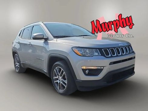 Used 2020 Jeep Compass Latitude FWD image 3