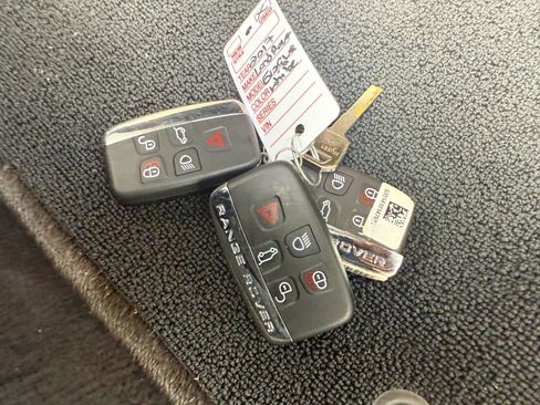 Used 2017 Land Rover Range Rover Evoque HSE Dynamic image 51