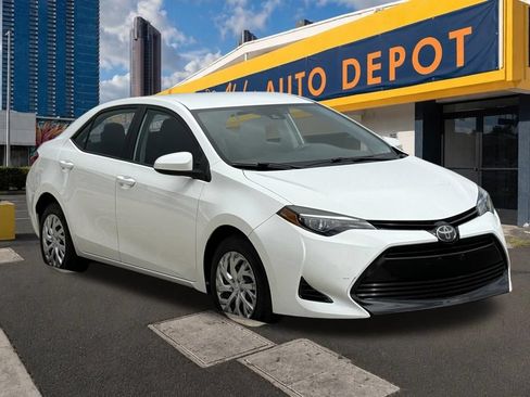 Used 2018 Toyota Corolla LE FWD image 6