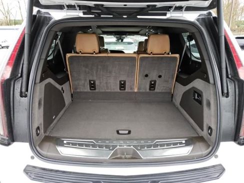 Used 2022 Cadillac Escalade ESV Premium Luxury AWD/4WD image 7