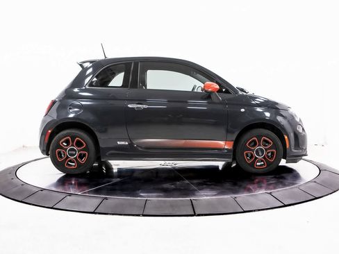 Used 2018 FIAT 500 e w/ Esport Package image 10
