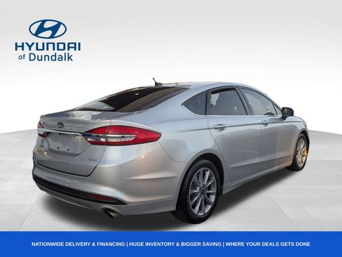 Used 2017 Ford Fusion SE w/ Fusion SE Technology Package image 7