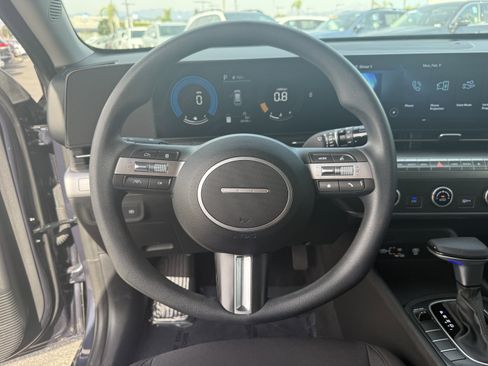 Used 2025 Hyundai Kona SE image 16