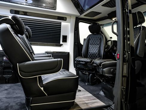 Used 2024 Mercedes-Benz Sprinter 3500 image 38