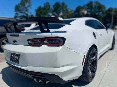 Used 2019 Chevrolet Camaro SS RWD image 8
