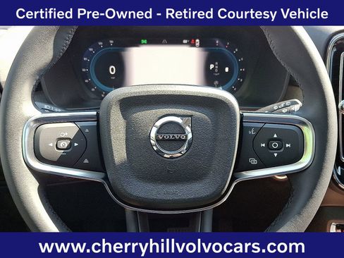 Certified 2025 Volvo XC40 B5 Plus w/ Protection Package Premier image 19