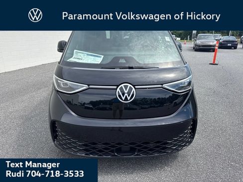 New 2025 Volkswagen ID. Buzz Pro S RWD image 3