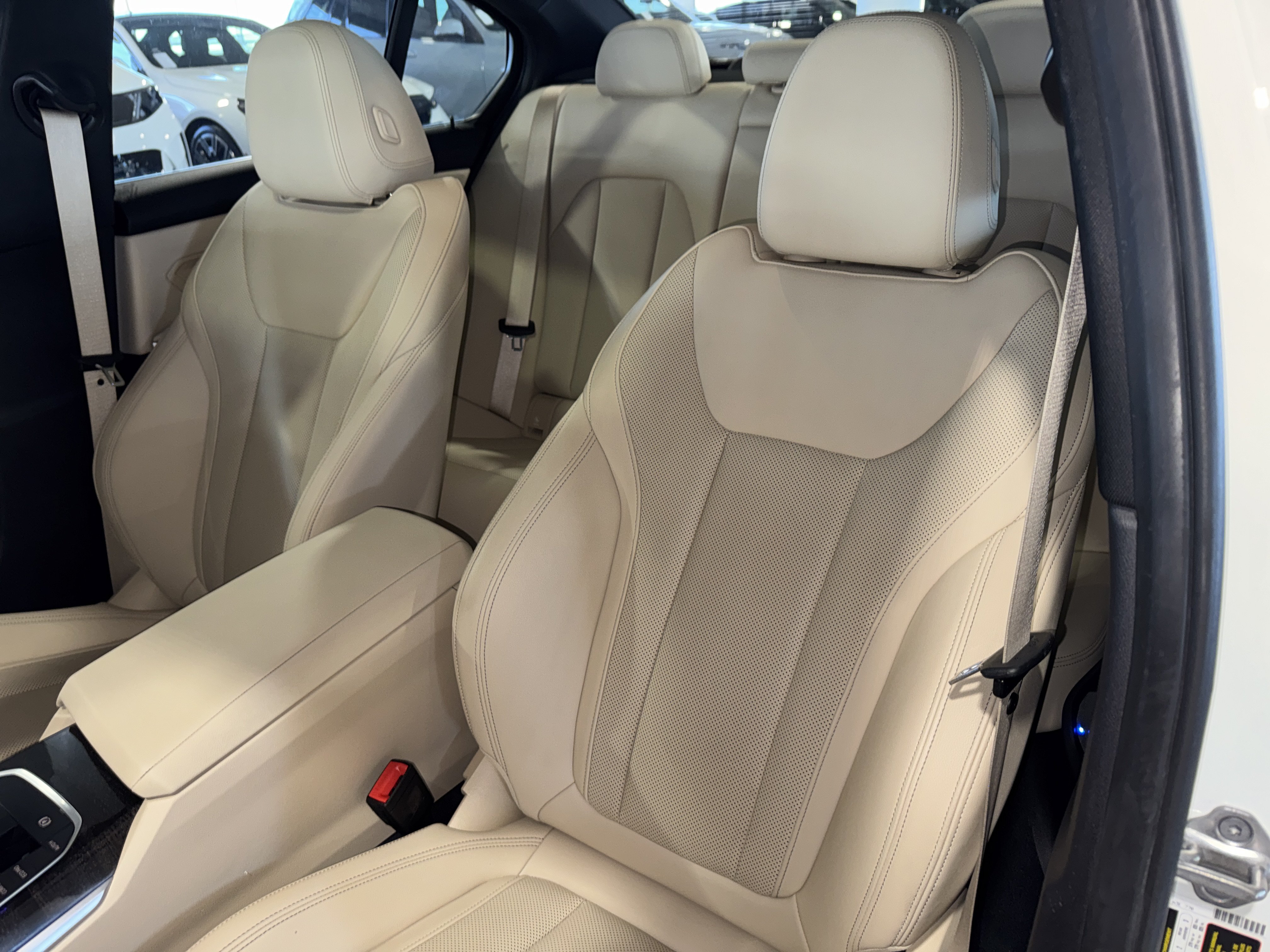 Used 2022 BMW 330i Sedan w/ Driving Assistance Package RWD image 34