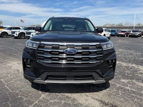 Used 2026 Ford Explorer Active w/ Active Comfort Package AWD/4WD image 3