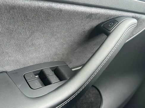 Used 2023 Tesla Model Y Long Range image 18