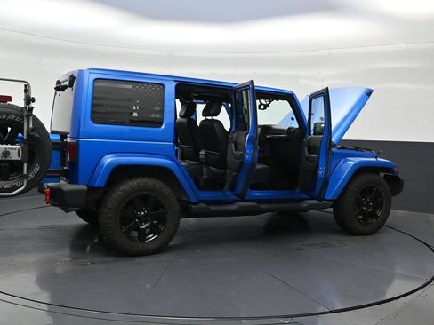 Used 2014 Jeep Wrangler Unlimited Sahara AWD/4WD image 31