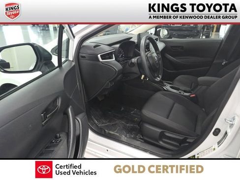 Used 2025 Toyota Corolla LE FWD image 11